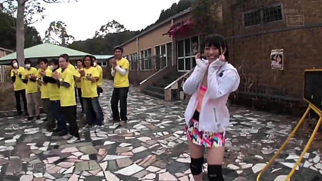 Hot Ai Uehara Shows Her Blowjob Skills And Publicly Tempts Men