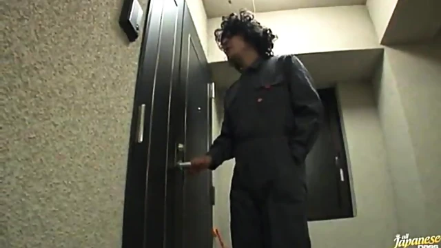 Maomi Nagasawa Gets Pussy Fucked Hard By Dildo & Sucks Cock Deeply