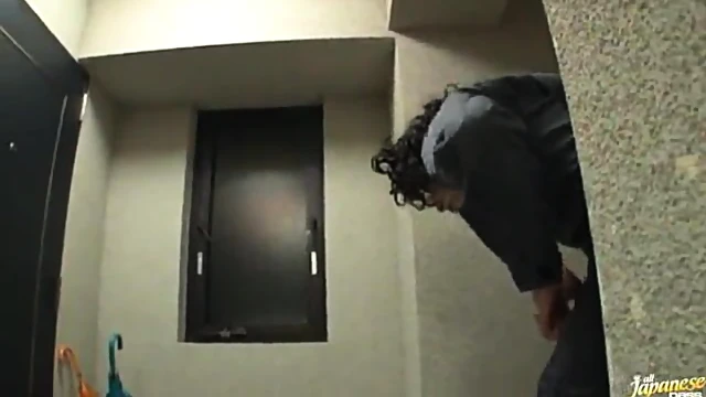 Maomi Nagasawa Gets Pussy Fucked Hard By Dildo & Sucks Cock Deeply