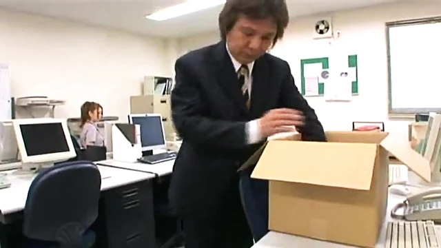 Sizzling Office Action, Sexy Asian Model Gets Throbbingly Hardcore Fucked Live!