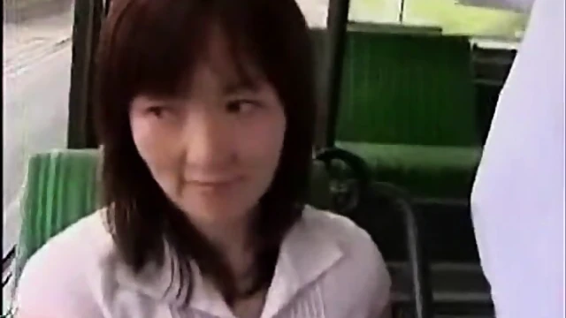 Sex Worker Gives Handjob & Masturbates Passenger In Public Bus Ride