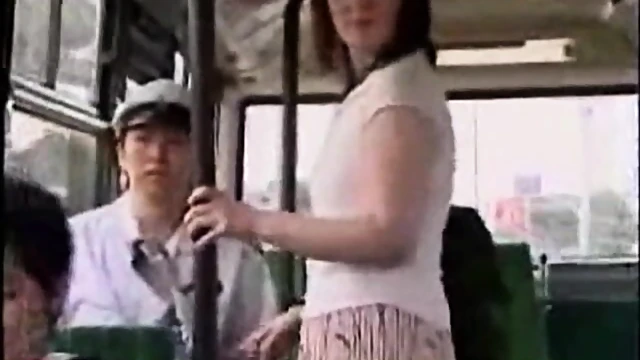 Sex Worker Gives Handjob & Masturbates Passenger In Public Bus Ride