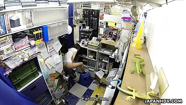 Mikuni Maisaki's Steamy Masturbation Show, Japanese Teen Brunette Satisfaction