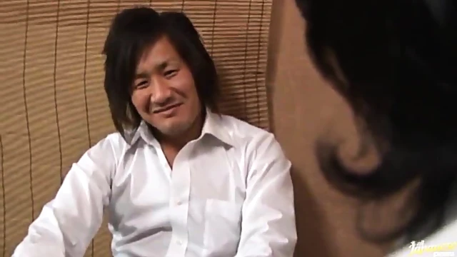 Sizzling Reiko Makihara Gets Steamy Bath Time Action