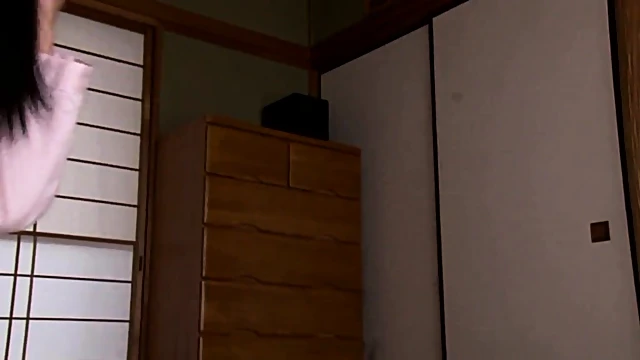 Hitomi Honjo Moans Loudly As Her Cunt Gets Pounded Hard In Bed