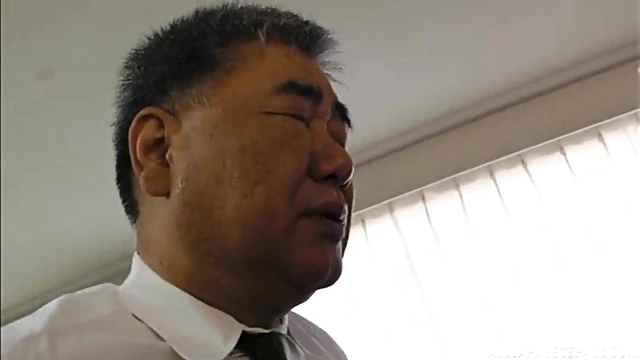 Passionate Herda Visky Succumbs To Handsome Mature Man's Touch