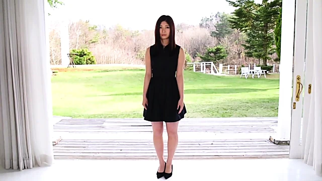 Seductive Japanese Girl Strips Down Outdoors For Explicit Pleasure