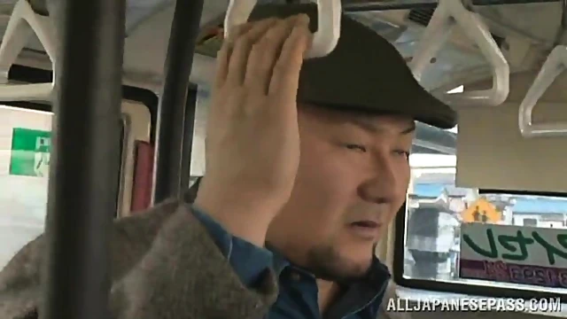 Passionate Amateur Asians Meet & Fuck Hard On The City Bus Ride