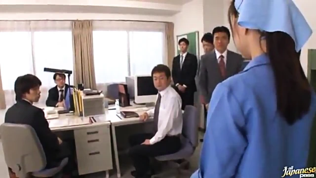 Reiko Nakamori Skillfully Cleans Cock With Mouth For Raw Pleasure