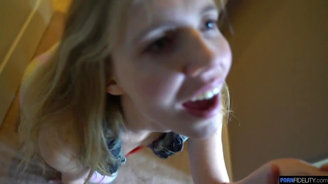 Foxy Rebel Rhyder Gives Hot Close-Up Blowjob Before Pussy Fuck