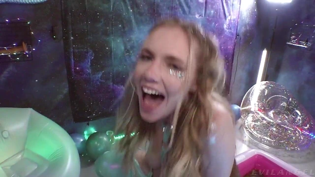 Rebel Rhyder Kneels Down, Shows Her Hot Ass for Rough Anal Fuck