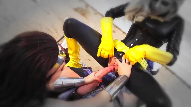 Hot Desert Threesome Features Two Stunning Heroines Loving A Good Looking Cock