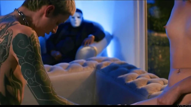 Jessie Saint Relishes Getting Fucked Hard During Heated Threesome