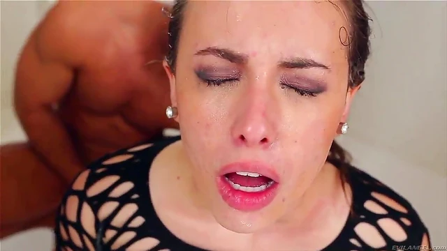 Guys Take Turns Fucking Her Mouth Before Splattering Her With Cum