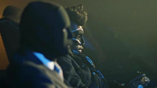 Slutty Amateur Goes Wild in Rough MMF Threesome Adventure