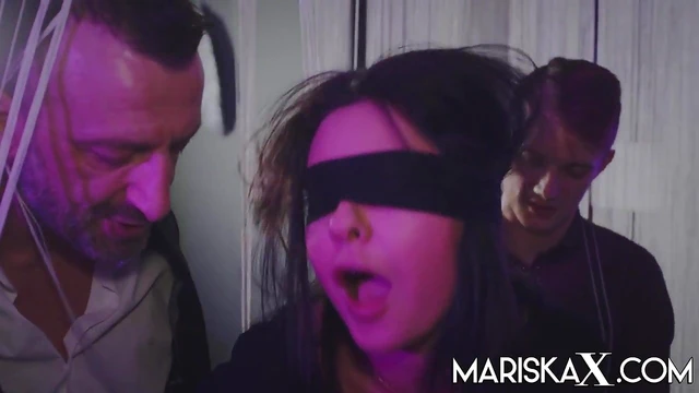 Sex-Kitten Mariska Takes Two Hard Cocks Simultaneously