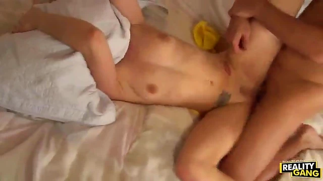 Bailey Blue Heats Up with Sexy Make-Up After Quarrel Solution