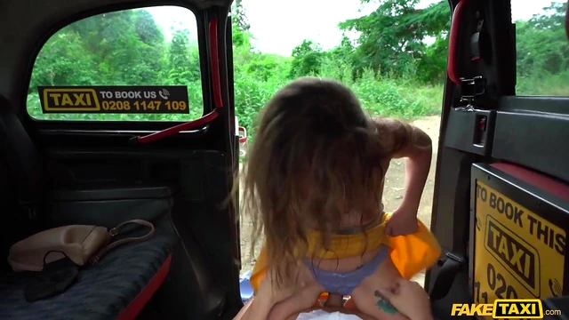 Seductive Sweet Venom Shows Wet Pussy Gets Fucked Hard Inside Taxi Ride