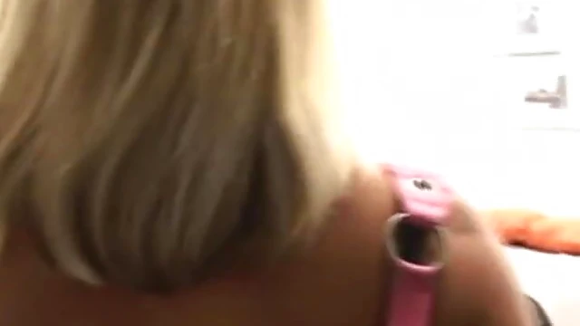 Hot Girl Takes Two Guys Home For A Steamy Threesome Ride夜晚激情四射