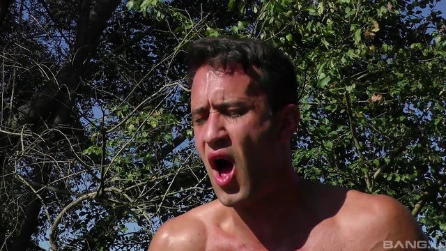 Lola Taylor Gives Blowjob & Ground Sex for Unforgettable Erotic Moments