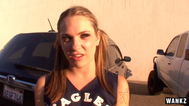 Hot Cheerleader in Sneakers & Socks Gets Fucked Passionately