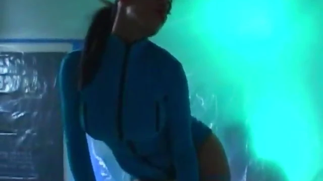 Hot MILF in Fishnets Craves Deep Anal Thrills from Big Cock硬度