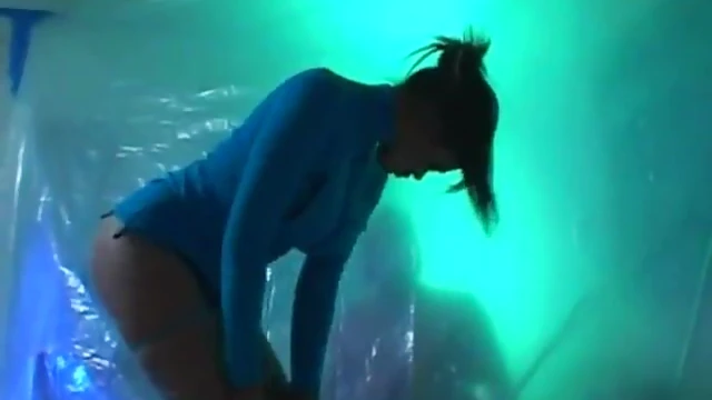 Hot MILF in Fishnets Craves Deep Anal Thrills from Big Cock硬度