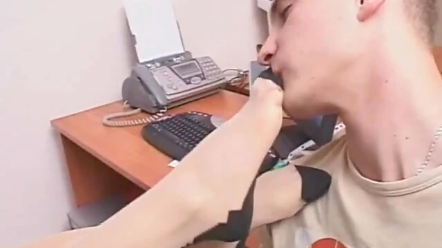 Foot Fetish Babe Enjoys Toe Worship in Steamy Office Scene