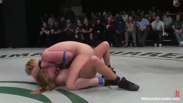 Sizzling Curves Clash: Four Hot Chicks Fuck Passionately On The Pitch