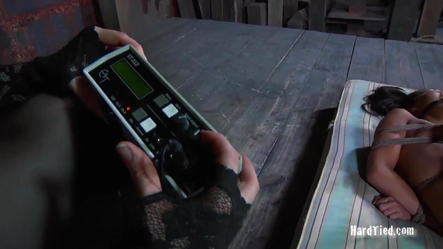 Seductive Glasses-Wearing Beauty Takes Charge of Her Basement Toy