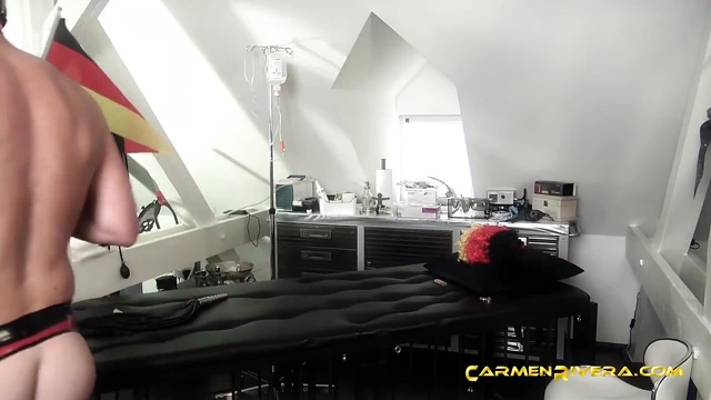 Queen Jennifer Carter Dominates Friends' Desires With Expert Skill and Passion