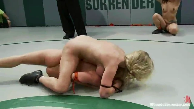 Naked Beauties Wrestle on Tatami Mat, Exploring Each Other's Bodies Urgently