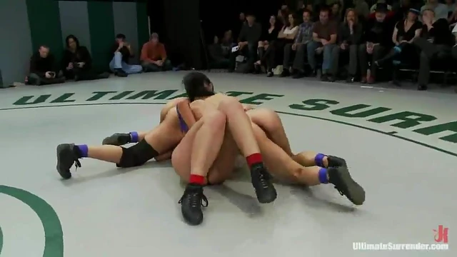 Four Hot Sluts Enjoy Strap-On Sex Orgy On Tatami Mat Together