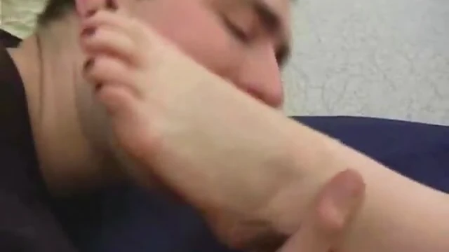 Sultry Nyloned Girl Tempts Him With Seductive Toe Play Action