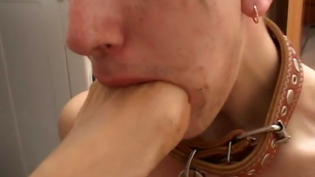 Anna Gold's Sexy Feet Worshiped by Her Desperate Partner Before Hot Sex