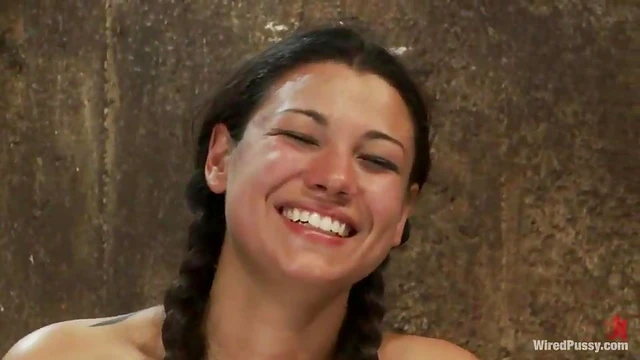 Submissive Dana Vixen Tormented by Dominant Isis Love for Pleasure