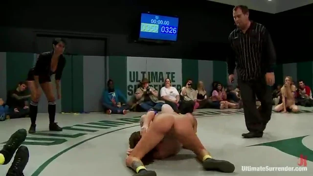 Salacious Lovers Enjoy Passionate Lesbian Games On Soft Tatami Mat