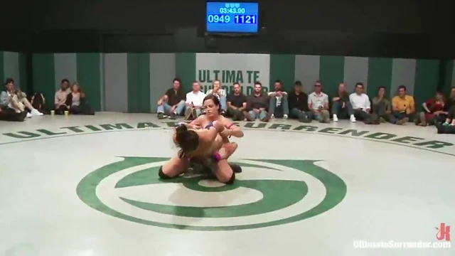 Lusty Babes Passionately Lick Wet Pussies in Steamy Ring Encounter