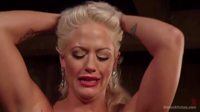 Horny Blonde Holly Hearts Loves Kinky Sex Sessions More Than Anything Else