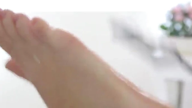 Dominant Mistress in Latex Pleasures Her Submissive SlaveEroticly