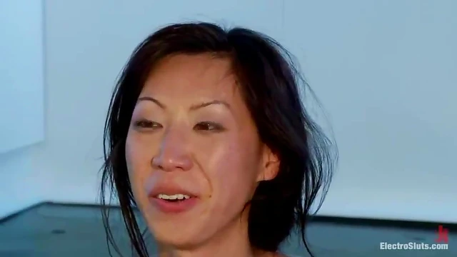 Tia Ling Dominates in Strap-On Double Penetration Lesbians Scene