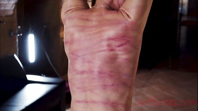 Dominant Mistress Kyra Gives Handjob & Enjoys Submissive Power Play