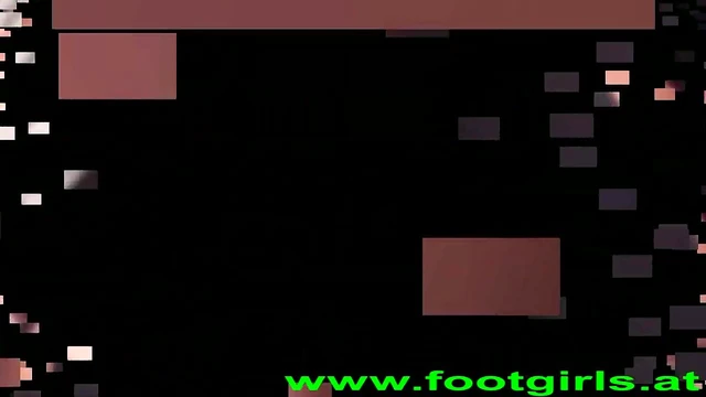 Foot Worship Fantasy: Seductive Babe Gives Intimate Toe Play Delight