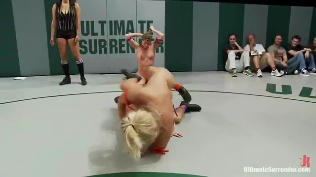 Dominant Nude Women Face Sitting Each Other During Matside Power Clash