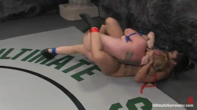 Passionate Darling Fucks DragonLily Amidst Fiery Cat Fight On Tatami