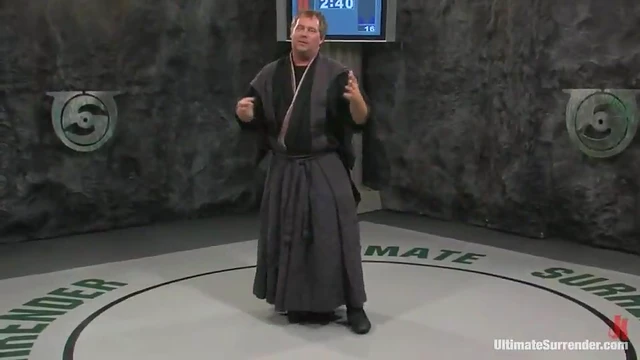 Passionate Darling Fucks DragonLily Amidst Fiery Cat Fight On Tatami