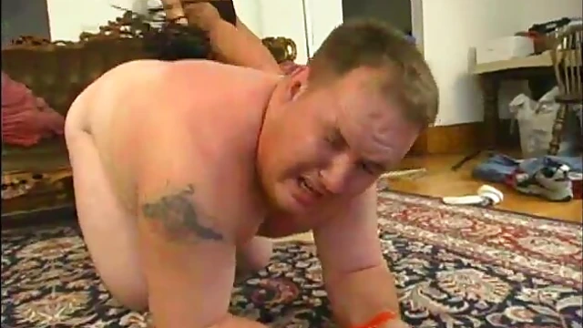 Dominant Blonde Freaks Out Her Submissive Partner's Fantasies In Bed