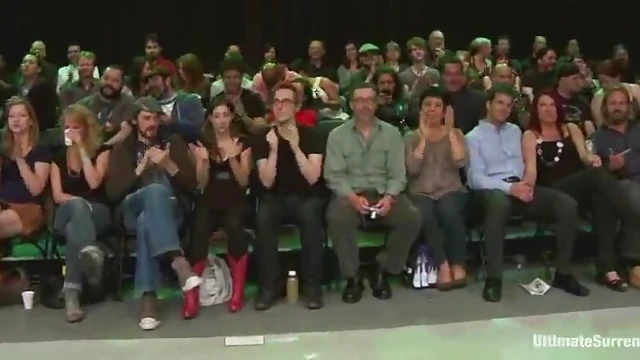 Kinky Sluts Finger & Lick Pussy Passionately Around The Ring