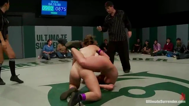 Sizzling Ring Action! Three Steamy Babes Lick & Finger Each Other Passionately