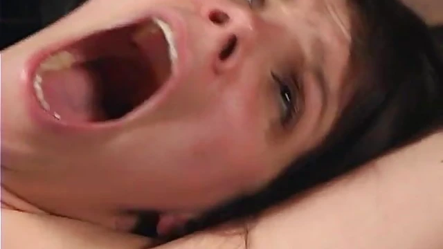 Bobbi Starr Gets Her Pussy Fucked & Fingered by Lesbo Roommates